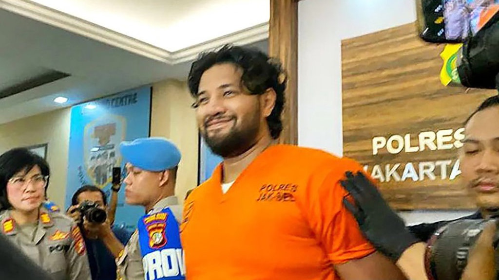 Kronologi Ammar Zoni Edarkan Narkoba di Penjara, Apa Hukumannya? Kronologi Ammar Zoni Edarkan Narkoba di Penjara, Apa Hukumannya?