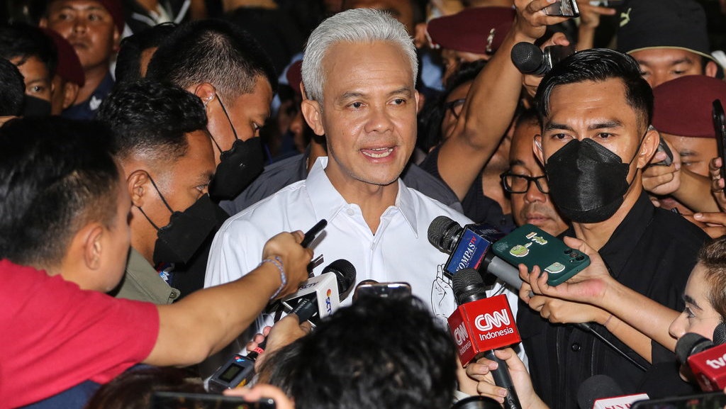 Ganjar Dorong Ekonomi Kreatif Agar Warga Mampu Bayar Makan Siang Ganjar Dorong Ekonomi Kreatif Agar Warga Mampu Bayar Makan Siang