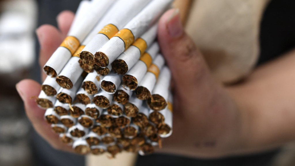 Kemenkeu Kaji Kenaikan Harga Jual Eceran Rokok di 2025
