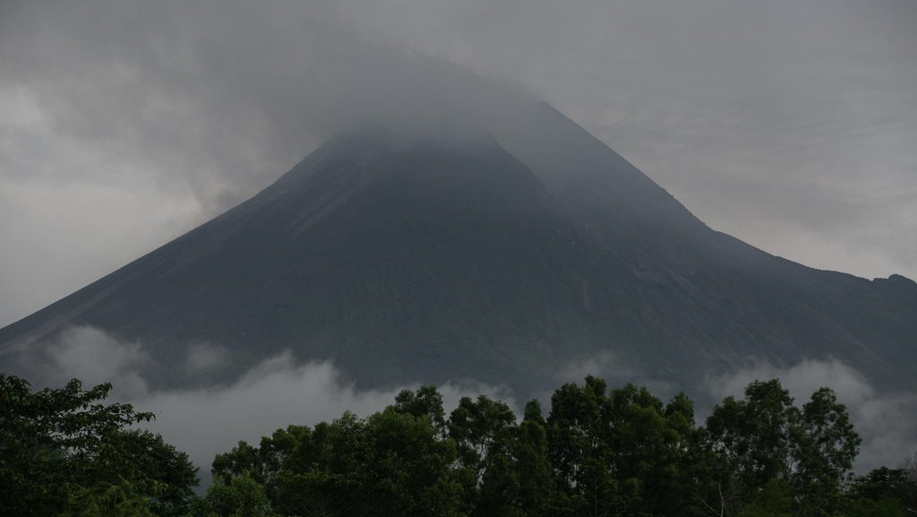 Status Gunung Merapi Hari Ini 2025 & Cuaca Jogja Apakah Panas?