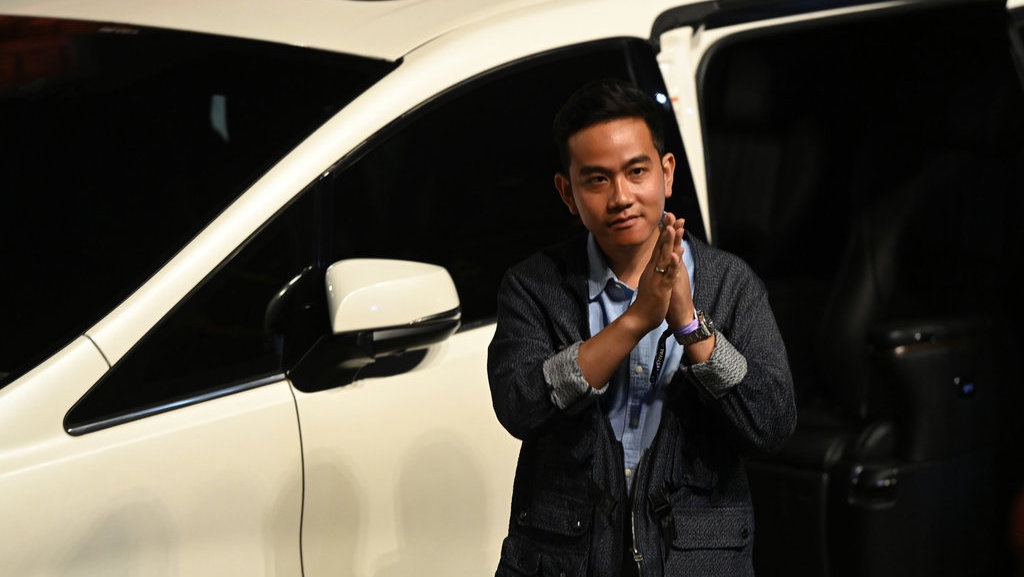 Gibran Janji Manfaatkan Seni Musik untuk Bangun Kota Ambon Gibran Janji Manfaatkan Seni Musik untuk Bangun Kota Ambon