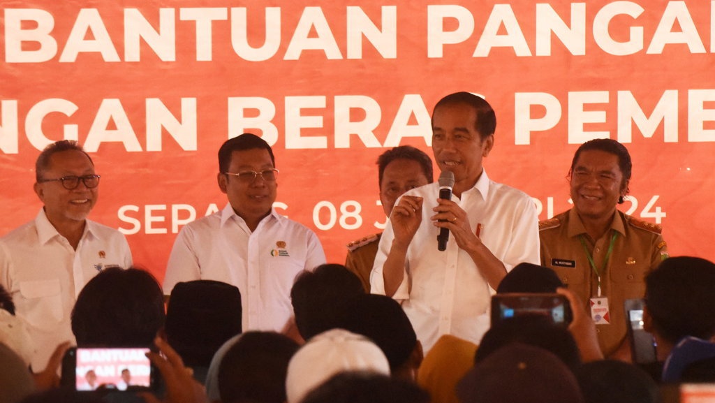 Jokowi: Data Pertahanan Tak Semua Dibuka Seperti Toko Kelontong Jokowi: Data Pertahanan Tak Semua Dibuka Seperti Toko Kelontong