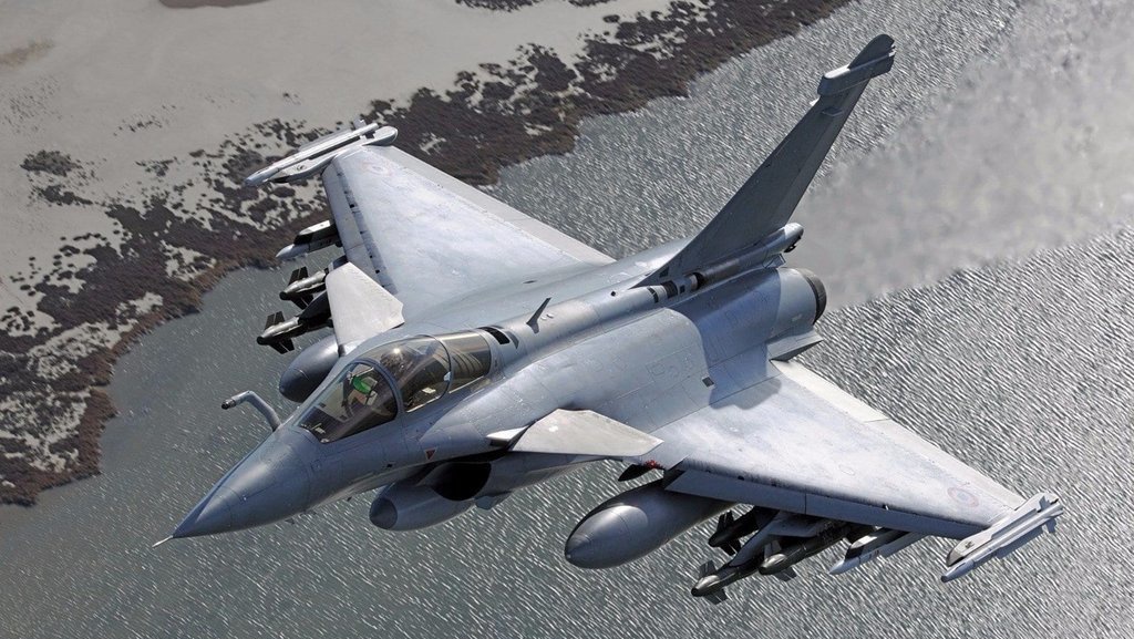 Di Tengah Efisiensi APBN, Jet Tempur Jadi Prioritas? Di Tengah Efisiensi APBN, Jet Tempur Jadi Prioritas?