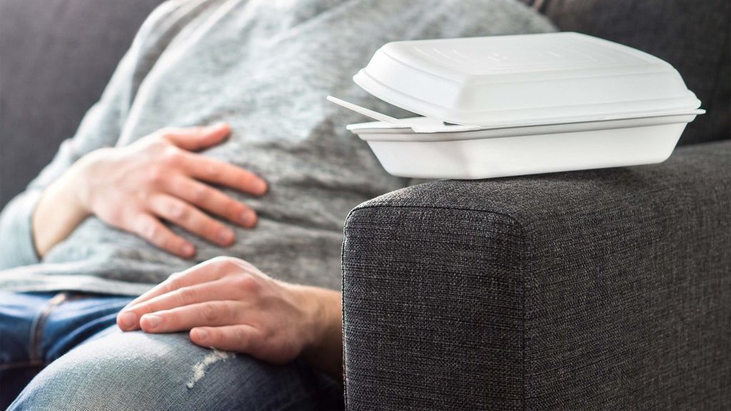 Akibat Makan Terlalu Banyak dan Hal yang Harus Dilakukan