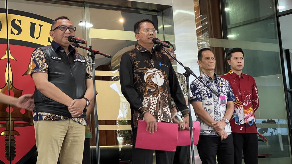 Kejagung Tetapkan 6 Tersangka Korupsi Proyek Kereta Api Medan Kejagung Tetapkan 6 Tersangka Korupsi Proyek Kereta Api Medan