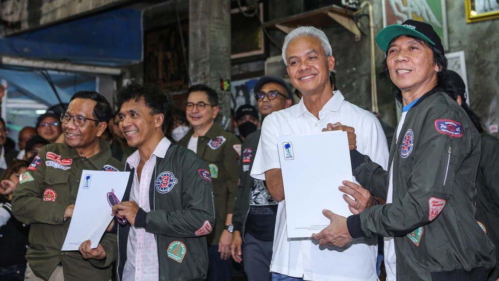 Hasto Klaim Ganjar-Mahfud Didukung Penuh Rakyat, Bukan Pengusaha Hasto Klaim Ganjar-Mahfud Didukung Penuh Rakyat, Bukan Pengusaha
