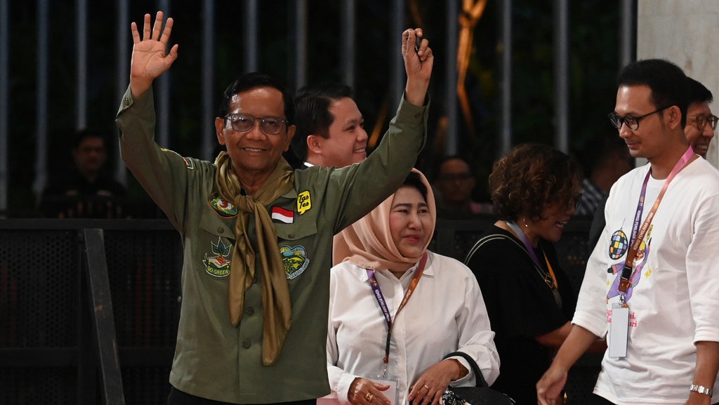 Alasan Ganjar-Mahfud Pakai Baju Mapala di Debat Pilpres ke-4