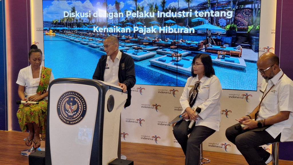 Sandiaga Genjot Kunjungan Wisatawan Domestik Pakai Promo Wisata Sandiaga Genjot Kunjungan Wisatawan Domestik Pakai Promo Wisata