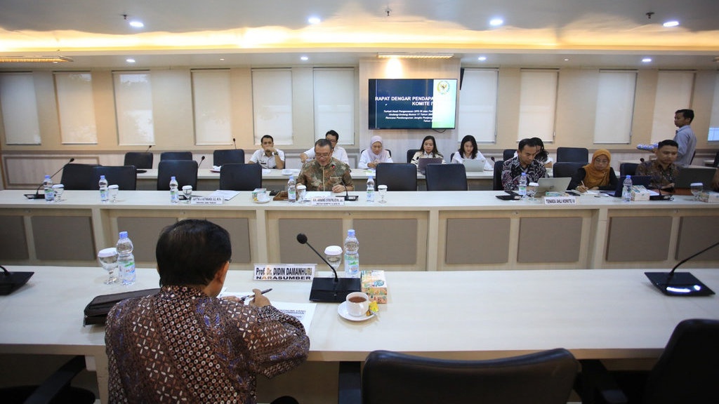 DPD RI Gelar RDPU Pengawasan dan Evaluasi RPJPN 2005-2025 DPD RI Gelar RDPU Pengawasan dan Evaluasi RPJPN 2005-2025