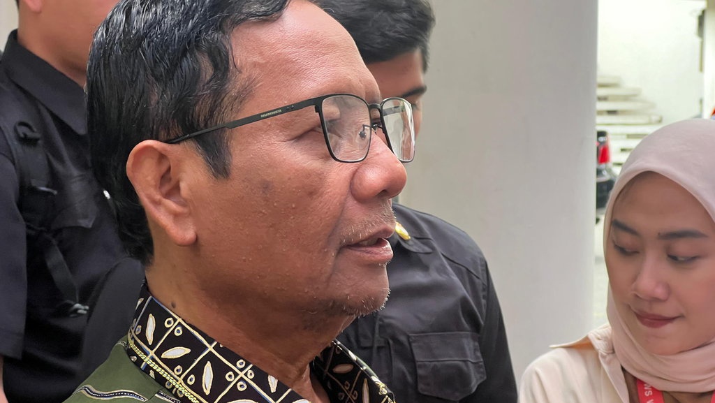 Soal Aparat Beking Tambang Ilegal, Mahfud: Tanya ke Ketua KPK Soal Aparat Beking Tambang Ilegal, Mahfud: Tanya ke Ketua KPK