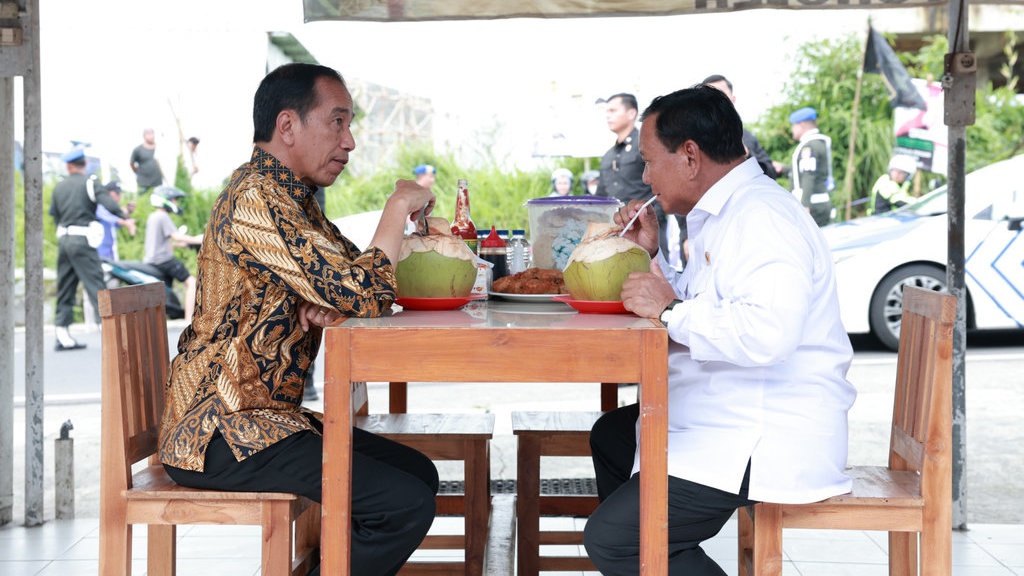 Obrolan Jokowi saat Makan Bakso Bareng Prabowo di Magelang Obrolan Jokowi saat Makan Bakso Bareng Prabowo di Magelang