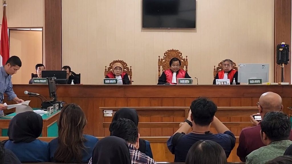 Sidang Perdana Gugatan Almas ke Gibran, Ini Dua Permintaan Hakim
