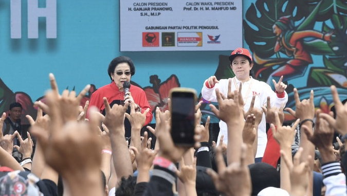 Puan: Rakyat Boleh Terima Bansos tapi Tetap Pilih Ganjar-Mahfud