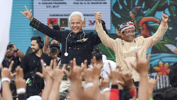 Momen Massa Teriakkan 'Solo Bukan Gibran' di Kampanye Ganjar Momen Massa Teriakkan 'Solo Bukan Gibran' di Kampanye Ganjar