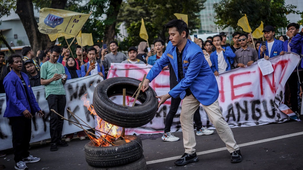 Aksi Mahasiswa Tolak Pemilu Curang Aksi Mahasiswa Tolak Pemilu Curang