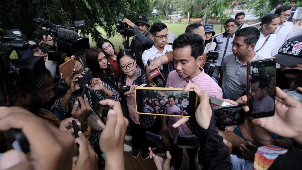 Gibran Pilih Istirahat & Nonton TV usai Nyoblos di TPS