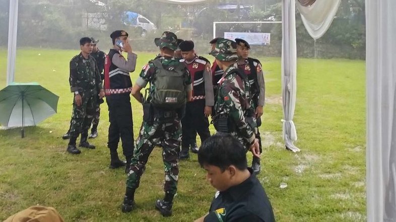 Anjing Pelacak & TNI-Polri Jaga TPS Prabowo