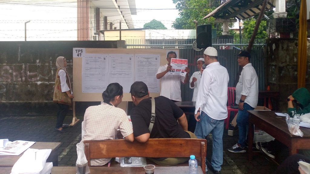 Prabowo-Gibran Menang di TPS Rizieq Shihab Nyoblos Prabowo-Gibran Menang di TPS Rizieq Shihab Nyoblos