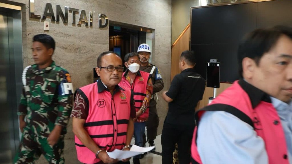 Kejagung Tetapkan Eks Dirut PT Timah Tersangka Korupsi IUP Kejagung Tetapkan Eks Dirut PT Timah Tersangka Korupsi IUP