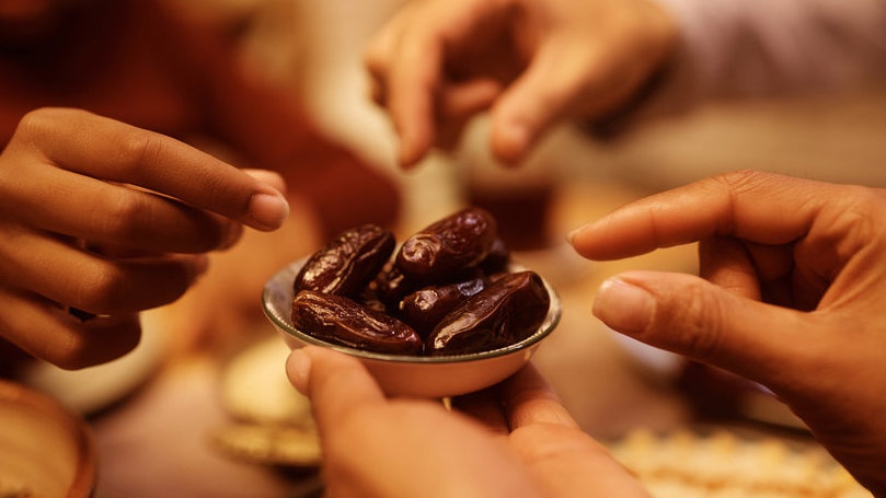 Contoh Poster Bukber yang Menarik dan Cara Membuatnya Contoh Poster Bukber yang Menarik dan Cara Membuatnya