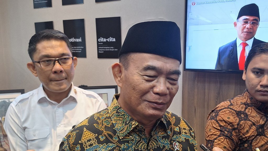 Korban Judol Dikasih Bansos, Muhadjir Singgung Pasal 34 UUD 1945