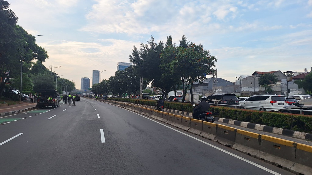 Demo di Depan Gedung DPR Berakhir, Kemacetan Terurai Demo di Depan Gedung DPR Berakhir, Kemacetan Terurai