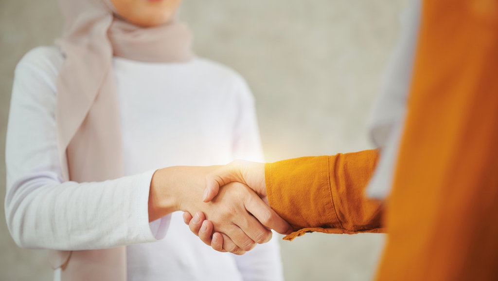 6 Perbedaan Adab dan Akhlak, Mana yang Lebih Penting? 6 Perbedaan Adab dan Akhlak, Mana yang Lebih Penting?