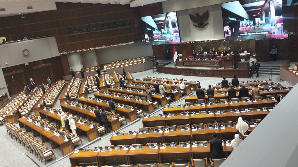 Benarkah Gaji DPR Rp100 Juta per Bulan & Berapa Tunjangannya? Benarkah Gaji DPR Rp100 Juta per Bulan & Berapa Tunjangannya?