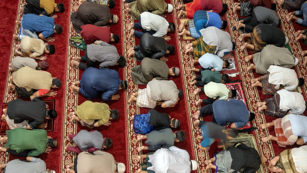 Niat Sholat Witir 3 Rakaat 2 Salam dan 1 Salam Beserta Tata Cara Niat Sholat Witir 3 Rakaat 2 Salam dan 1 Salam Beserta Tata Cara