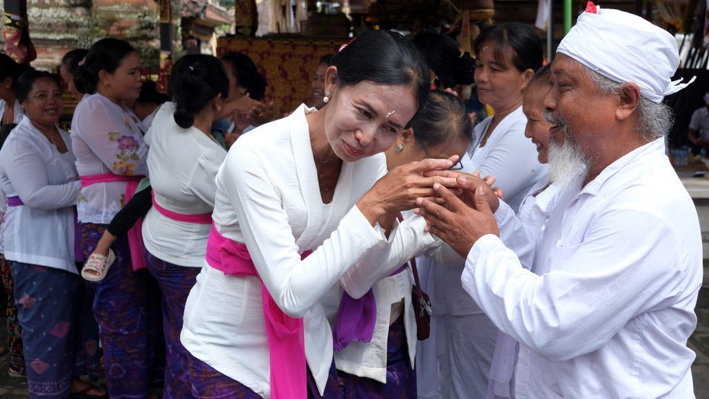 30 Ucapan Selamat Hari Raya Nyepi & Idul Fitri 2025 yang Damai 30 Ucapan Selamat Hari Raya Nyepi & Idul Fitri 2025 yang Damai
