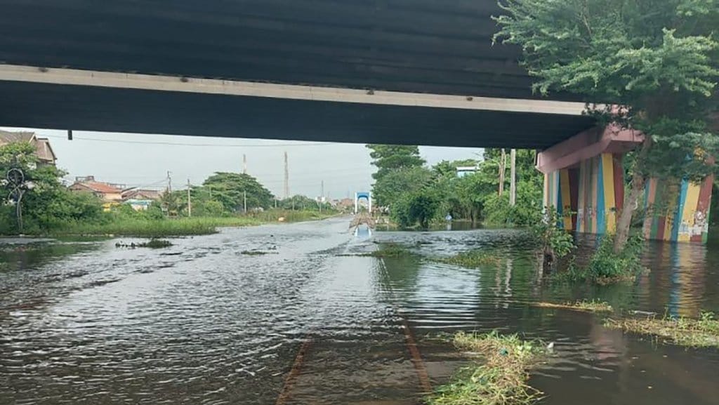 Jalur Stasiun Semarang Tawang-Alastua Masih Terendam Banjir