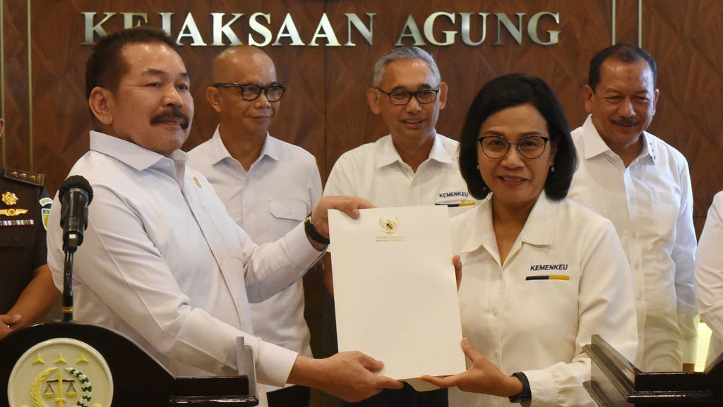 KPK & Kejagung Tak Usah Berebutan Usut Dugaan Korupsi di LPEI KPK & Kejagung Tak Usah Berebutan Usut Dugaan Korupsi di LPEI