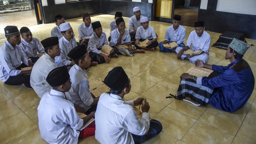 12 Puisi tentang Hari Santri yang Singkat dan Menyentuh Hati