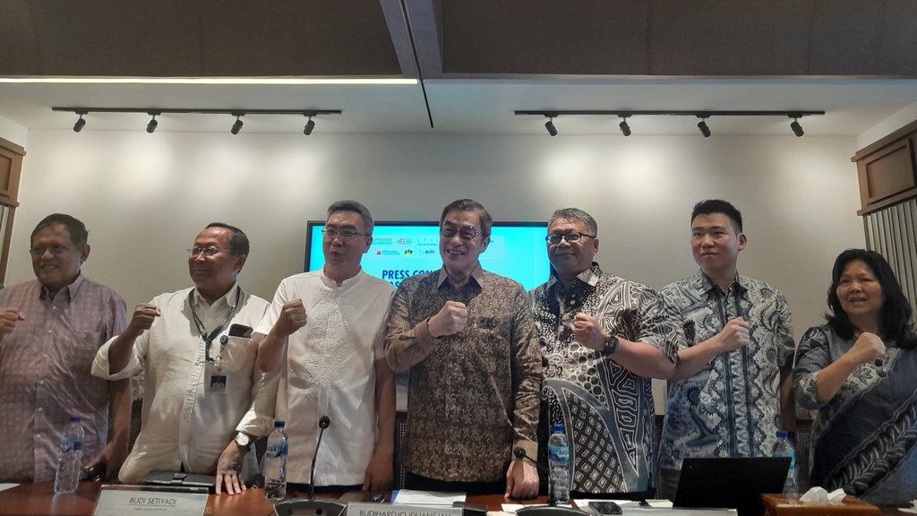 Pengusaha Minta Pemerintah Sosialisasi Pembatasan Barang dari LN Pengusaha Minta Pemerintah Sosialisasi Pembatasan Barang dari LN