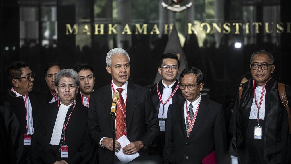 Ganjar-Mahfud Kompak Hadiri Sidang Putusan Sengketa Pilpres Ganjar-Mahfud Kompak Hadiri Sidang Putusan Sengketa Pilpres