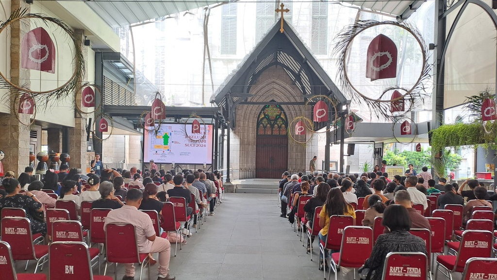 Mobil Jemaat Paskah Katedral Jakarta Bisa Parkir di Istiqlal Mobil Jemaat Paskah Katedral Jakarta Bisa Parkir di Istiqlal