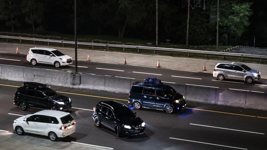 Apa Itu Contraflow di Tol untuk Mudik & Bedanya dengan One Way? Apa Itu Contraflow di Tol untuk Mudik & Bedanya dengan One Way?