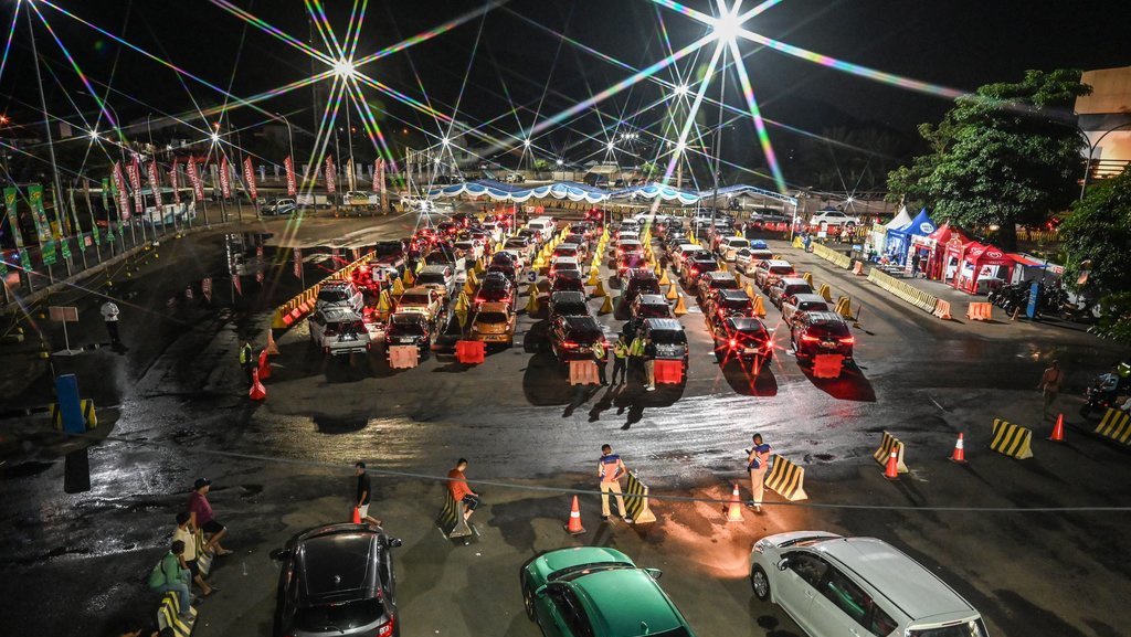 H-5 Lebaran, Kendaraan Pemudik Mulai Padati Pelabuhan Bakauheni H-5 Lebaran, Kendaraan Pemudik Mulai Padati Pelabuhan Bakauheni