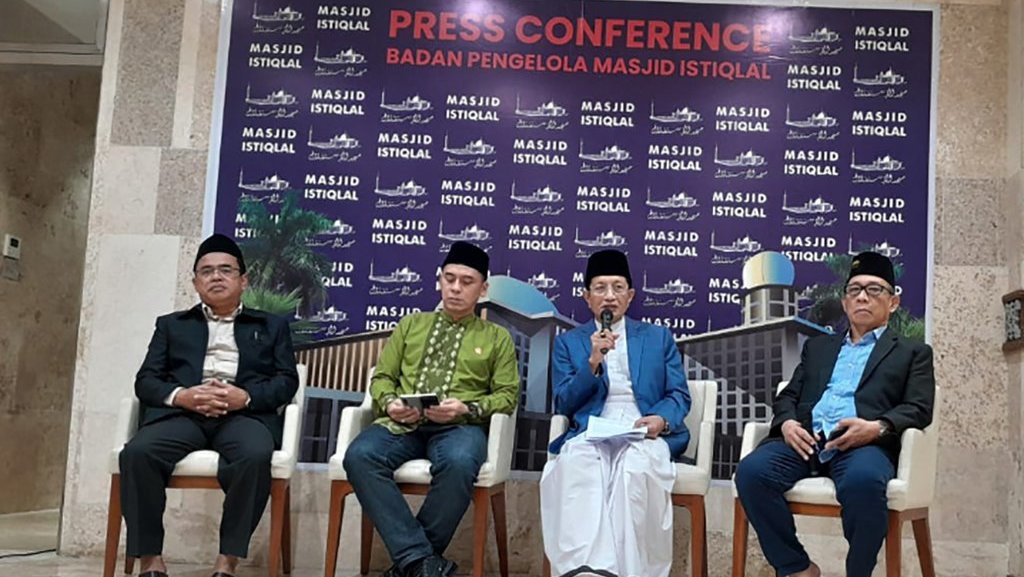 Jokowi & Ma'ruf Amin Salat Idulfitri 1445 H di Masjid Istiqlal Jokowi & Ma'ruf Amin Salat Idulfitri 1445 H di Masjid Istiqlal