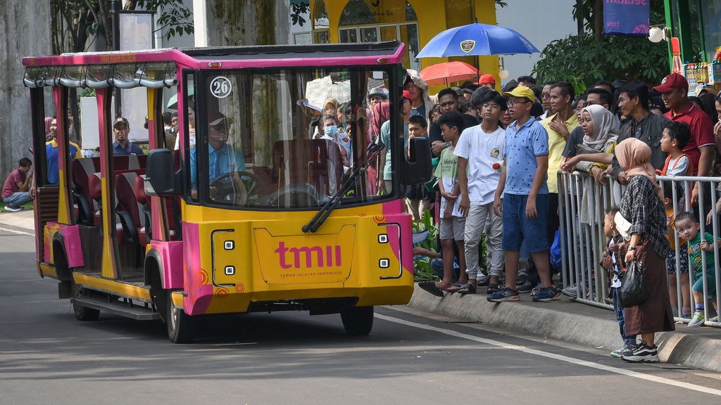 H+1 Lebaran, Hampir 20 Ribu Orang Kunjungi TMII H+1 Lebaran, Hampir 20 Ribu Orang Kunjungi TMII