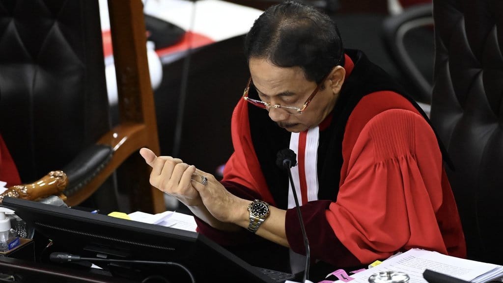 Hakim MK Pertanyakan KPU Soal Rekapitulasi yang Melewati Tenggat Hakim MK Pertanyakan KPU Soal Rekapitulasi yang Melewati Tenggat