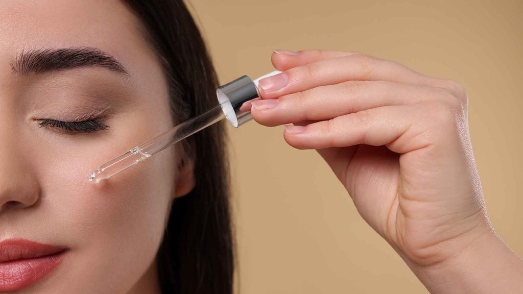 15 Rekomendasi Serum yang Mengandung Niacinamide untuk Wajah 15 Rekomendasi Serum yang Mengandung Niacinamide untuk Wajah