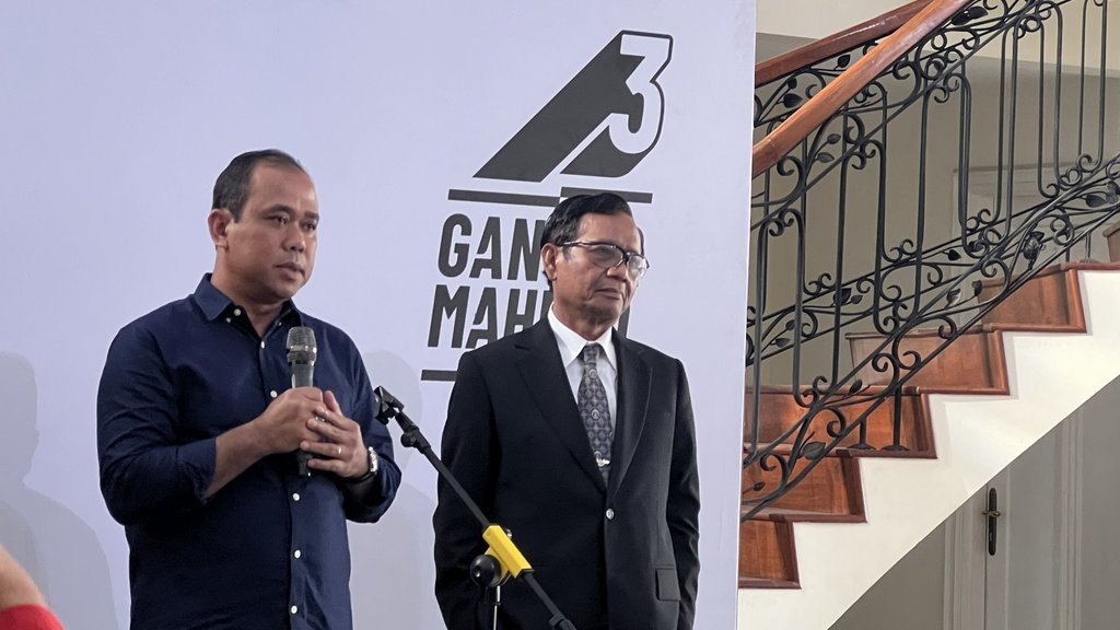 Usai Putusan MK, Mahfud MD Ucapkan Selamat kepada Prabowo-Gibran Usai Putusan MK, Mahfud MD Ucapkan Selamat kepada Prabowo-Gibran