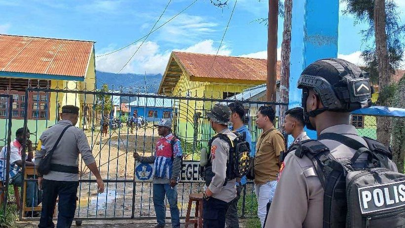 Polisi Dalami Foto Siswa SMA yang Pakai Atribut Bintang Kejora