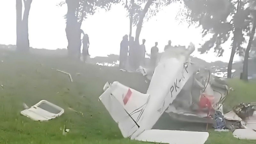 Cuaca Buruk Diduga Penyebab Pesawat Jatuh di BSD Cuaca Buruk Diduga Penyebab Pesawat Jatuh di BSD