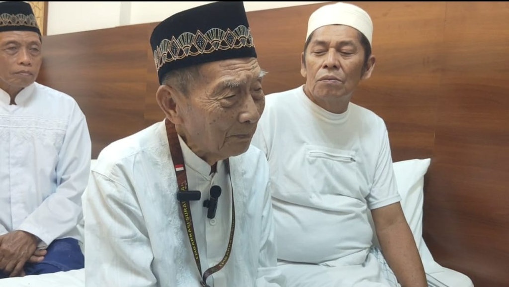2 Veteran Naik Haji, Masih Kuat Tawaf di Usia Lebih dari Seabad 2 Veteran Naik Haji, Masih Kuat Tawaf di Usia Lebih dari Seabad