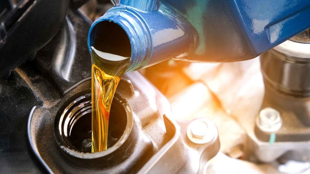10 Rekomendasi Oli Motor Matic Terbaik dan Tips Memilihnya 10 Rekomendasi Oli Motor Matic Terbaik dan Tips Memilihnya