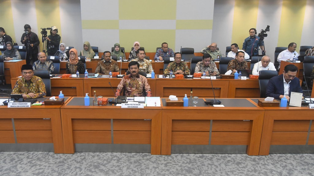 Pemerintah & Banggar Targetkan Pertumbuhan Ekonomi 2025 5,3-5,6% Pemerintah & Banggar Targetkan Pertumbuhan Ekonomi 2025 5,3-5,6%