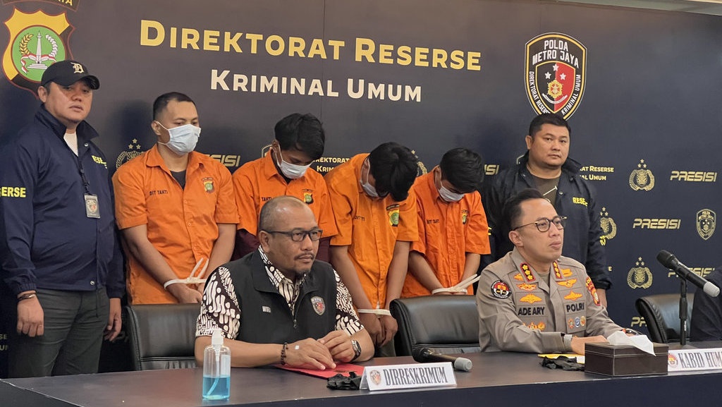 Kronologi Perampok Menggasak 18 Jam Tangan Mewah di PIK 2 Kronologi Perampok Menggasak 18 Jam Tangan Mewah di PIK 2