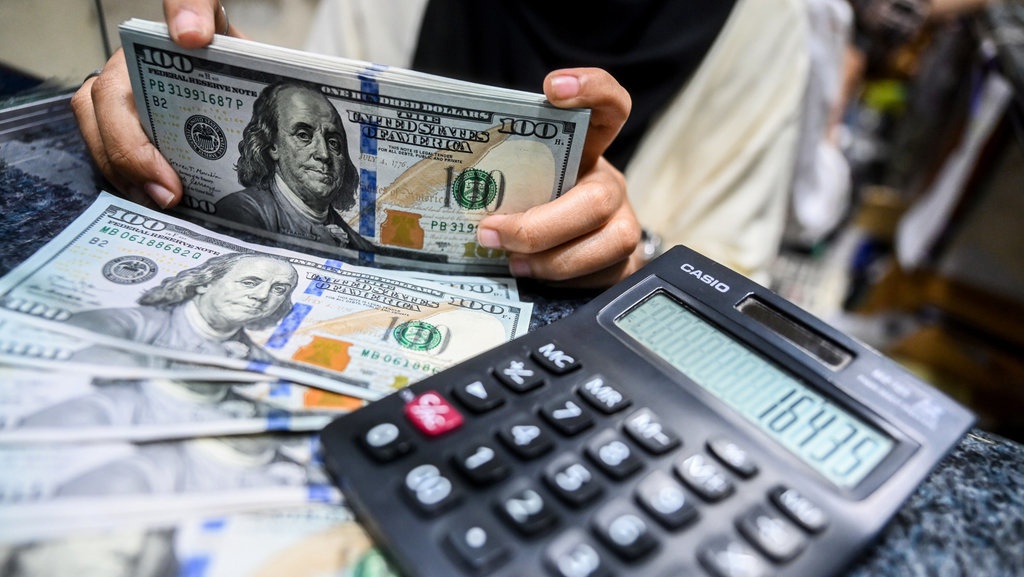 Apa Dampak Jika Rupiah Terus Anjlok? Ini Penjelasannya